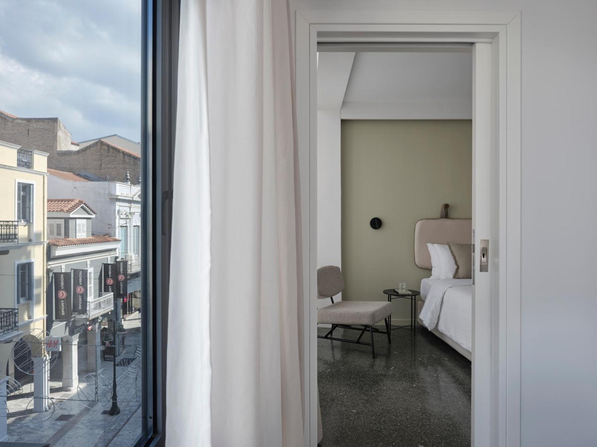 Residence Patras Bagian luar foto
